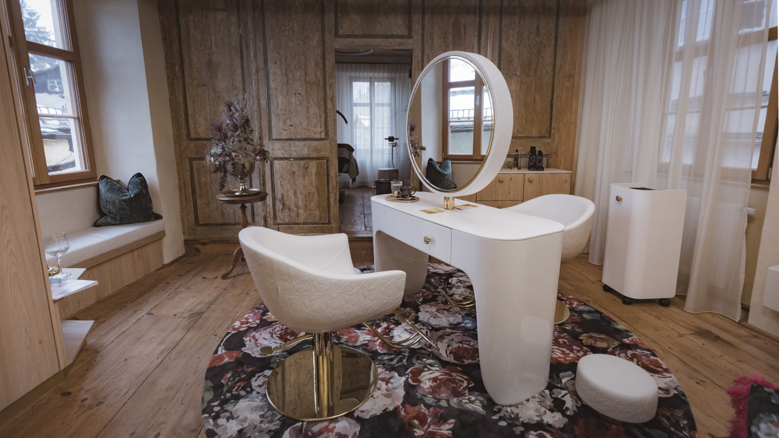 Tres Chic Studio - Lamax Salon Design 